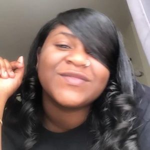 Meet your Posher, Niaa